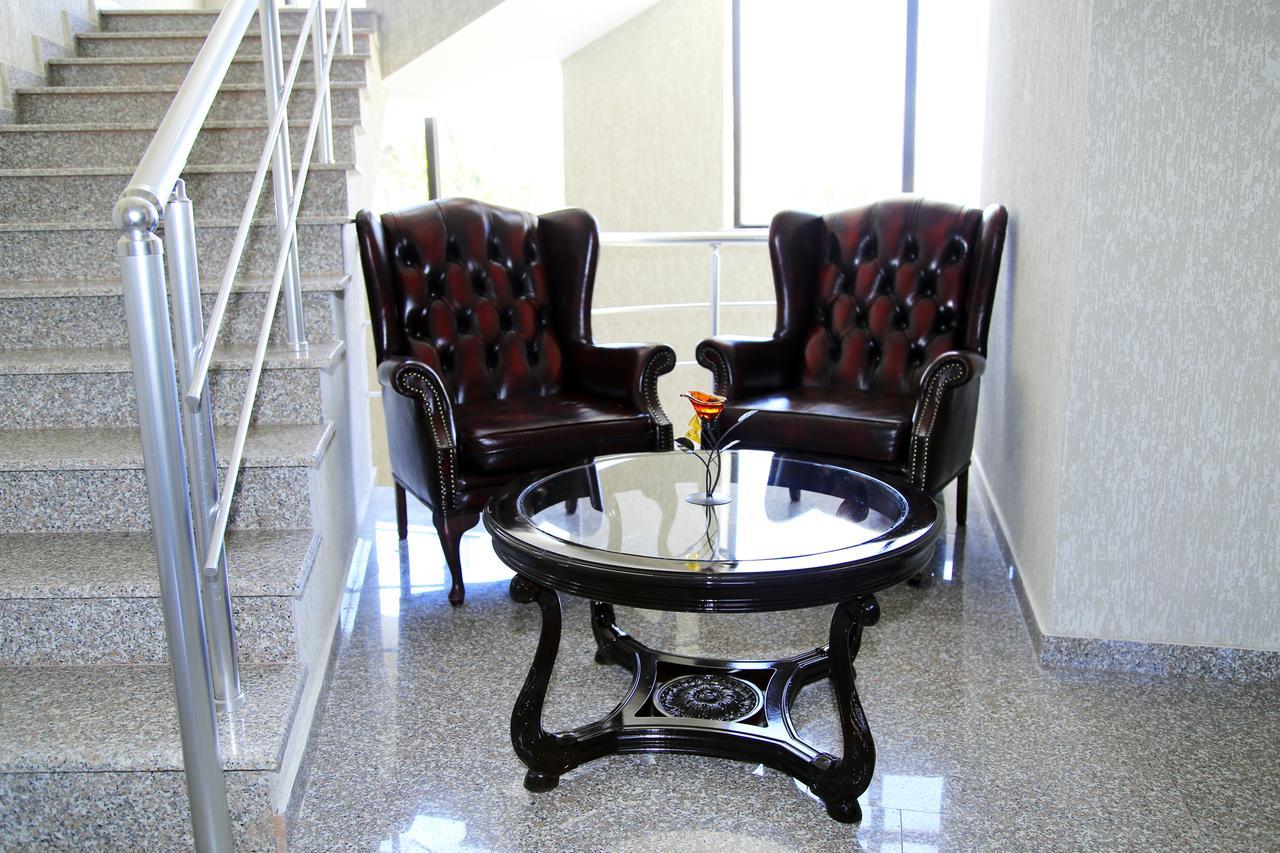 Iveria Hotel Khashuri ภายนอก รูปภาพ