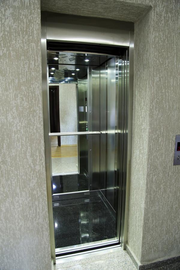 Iveria Hotel Khashuri ภายนอก รูปภาพ