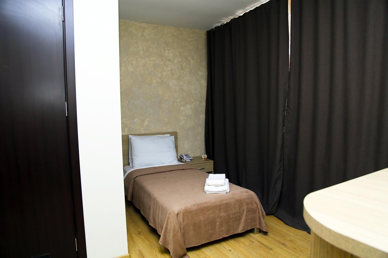 Iveria Hotel Khashuri ภายนอก รูปภาพ